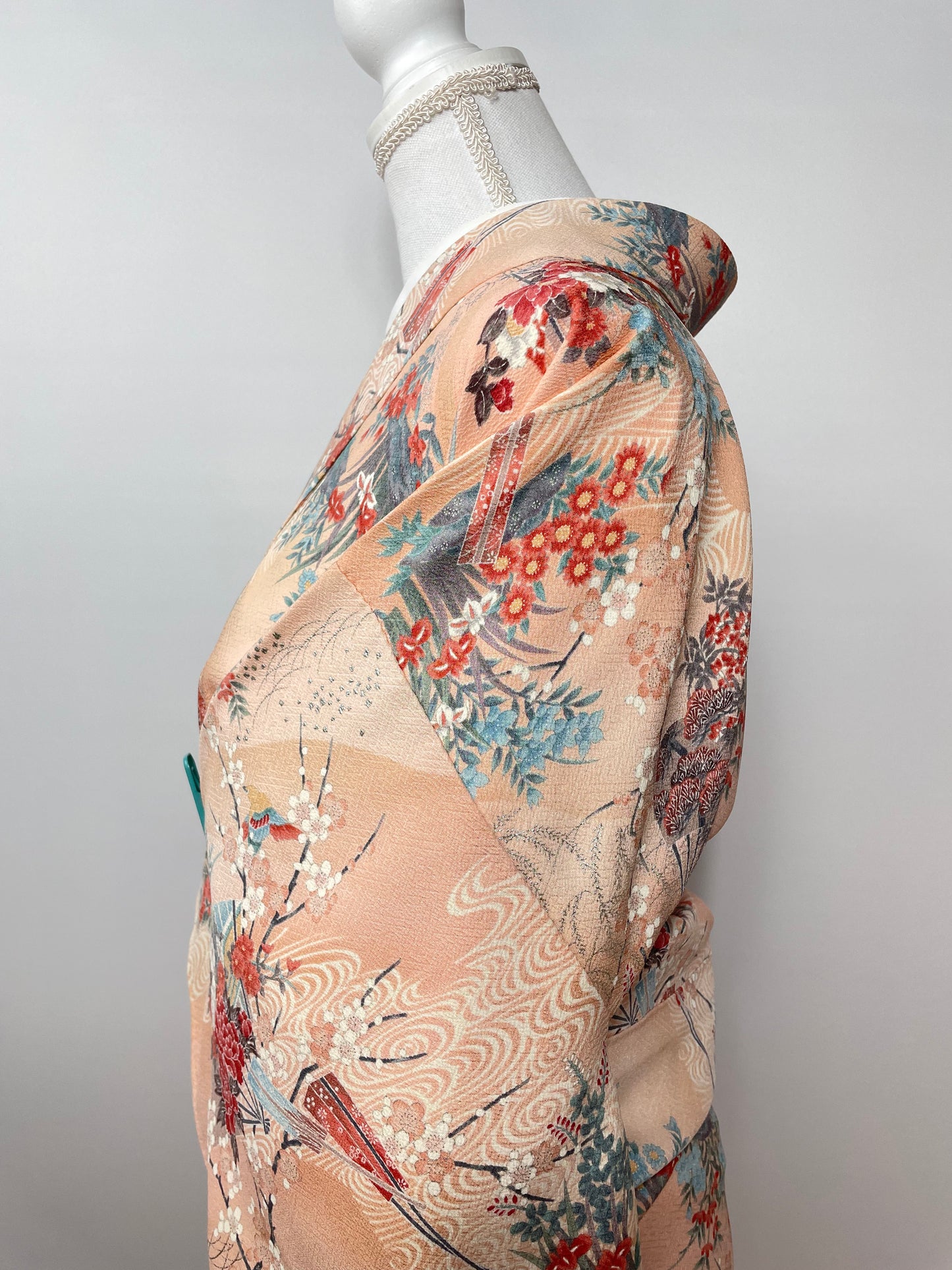Traditional Silk Kimono - Made in Japan - Pink - Four-season garment