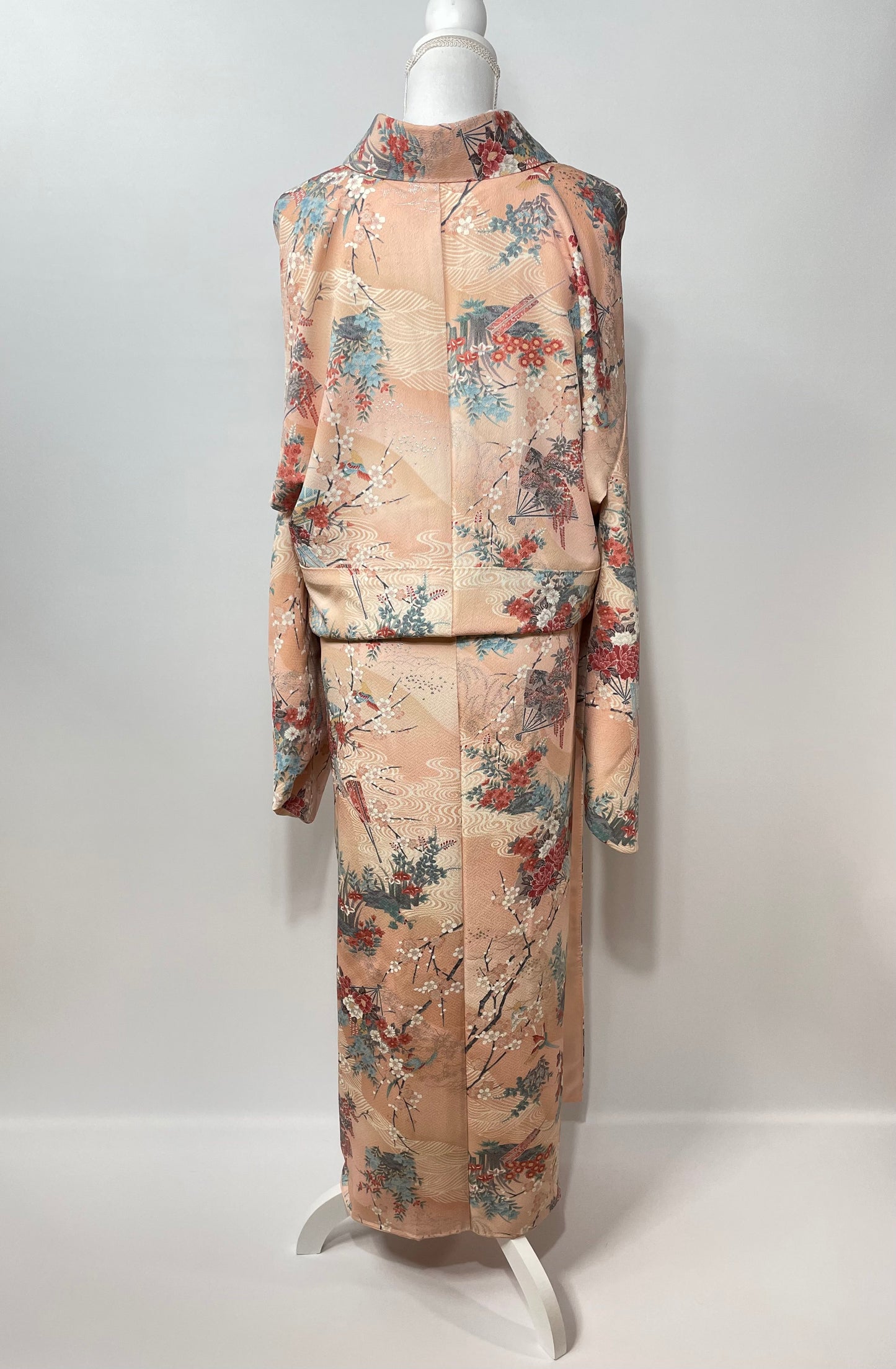 Traditional Silk Kimono - Made in Japan - Pink - Four-season garment